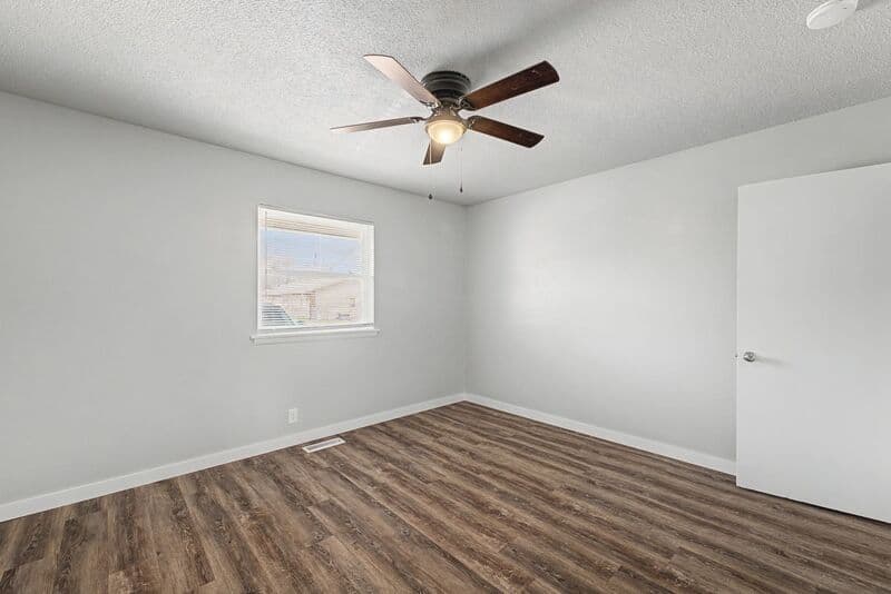 Rogers Condo: 1305 W New Hope Rd
