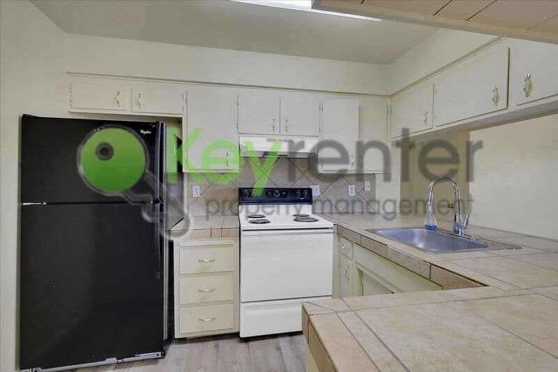 Sacramento House: 2941 Norcade Circle