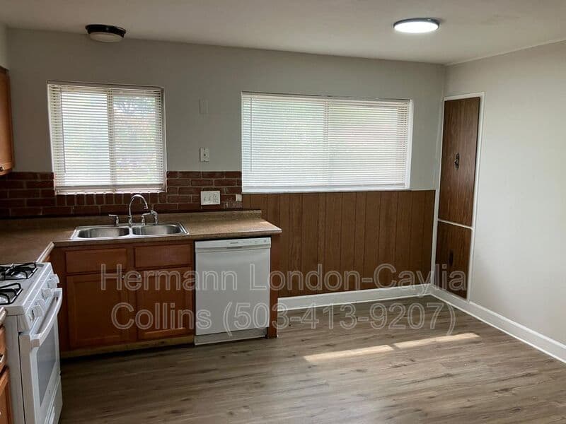 Saint Louis House: 9609 Dromore Court