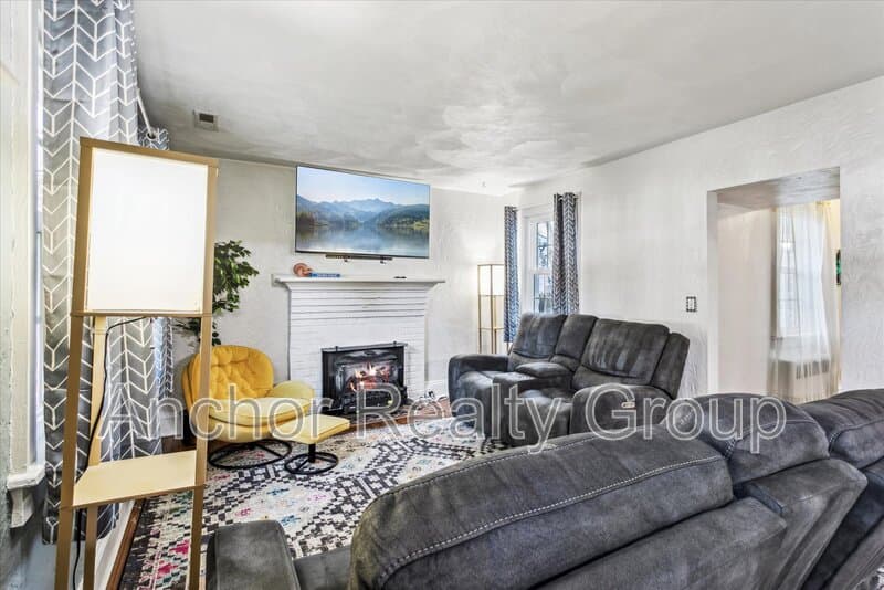 Norfolk House: 1839 Edgewood Avenue