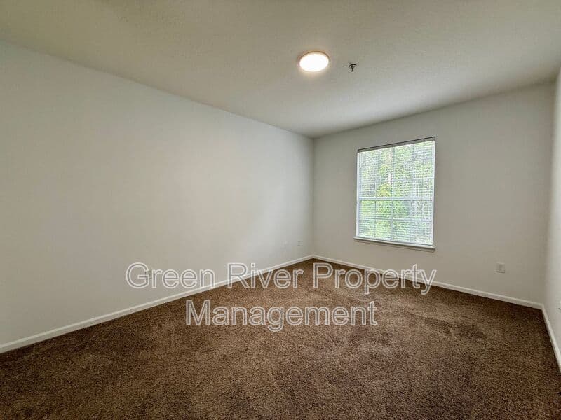 Jacksonville House: 10550 Baymeadows Road