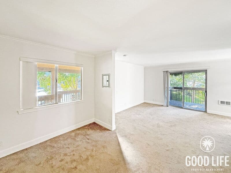 La Jolla Condo: 8512 Via Mallorca