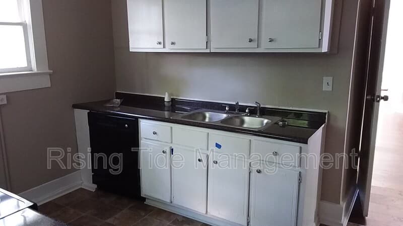 Birmingham House: 4017 39th Ave N