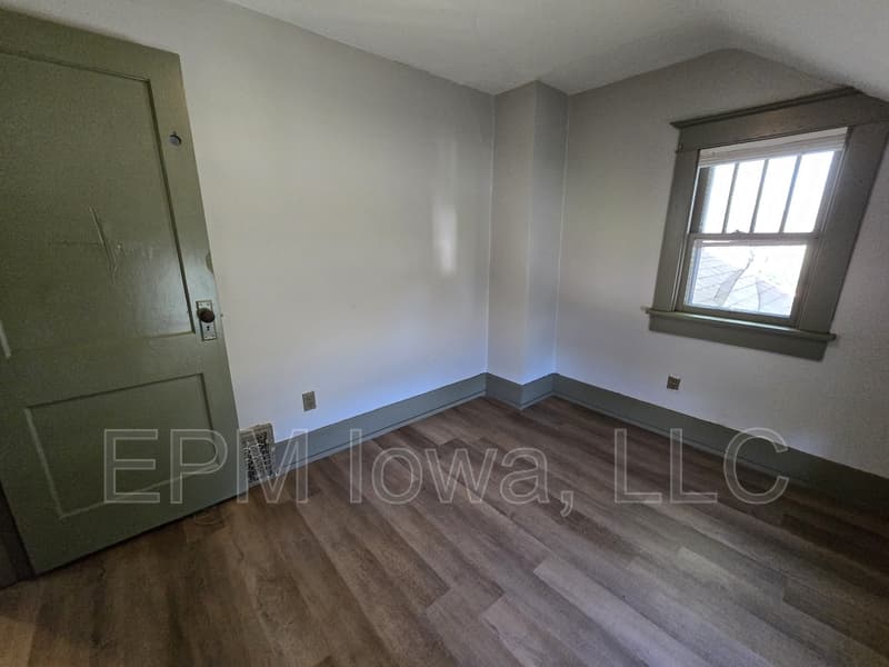 Waterloo House: 1125 Ackermant Street