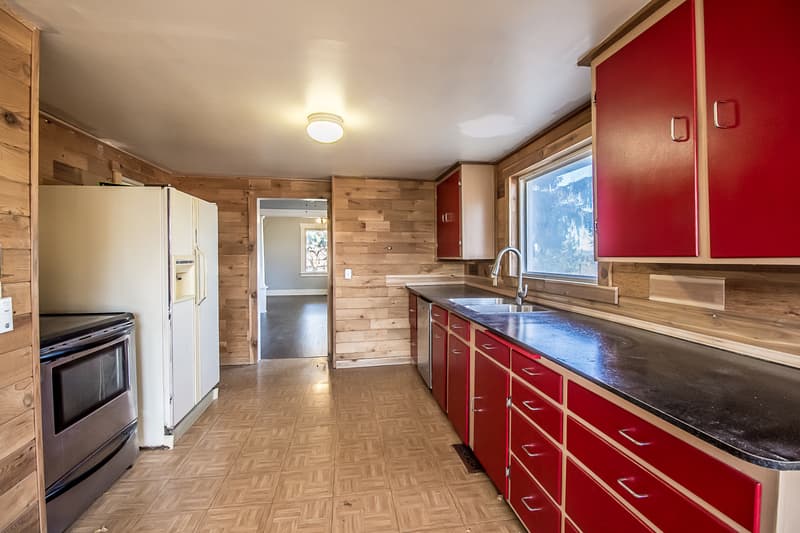 Spokane Valley House: 923 South Progress Road