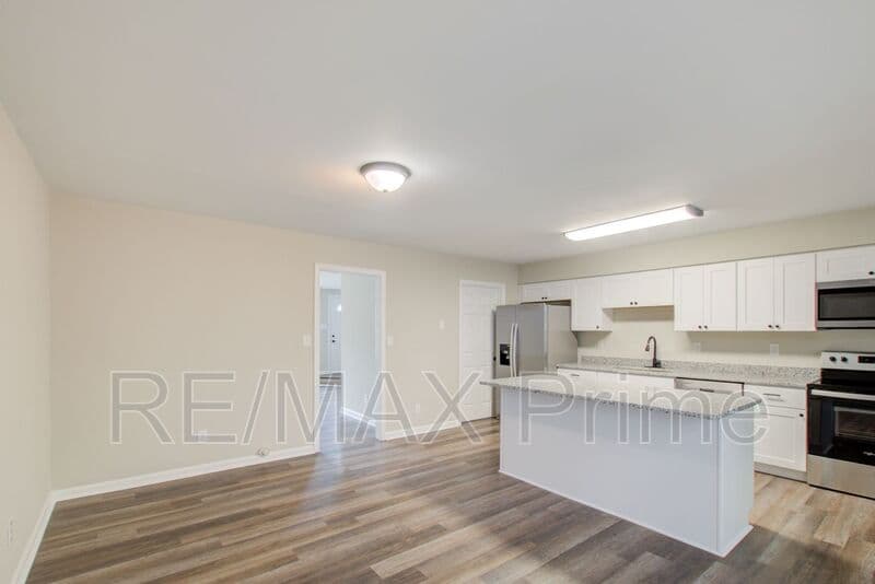Virginia Beach House: 5375 Grand Lake Crescent