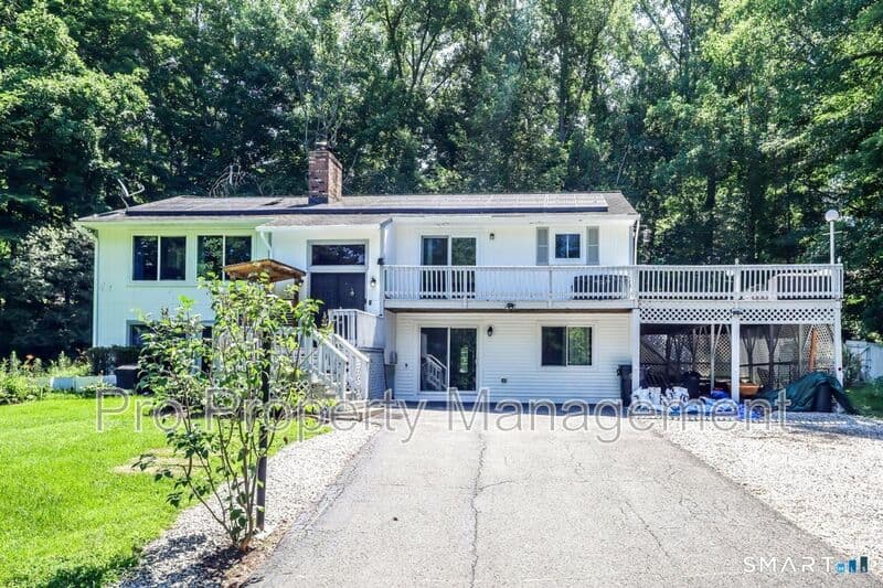 New Milford House: 212 Chestnut Land Rd.