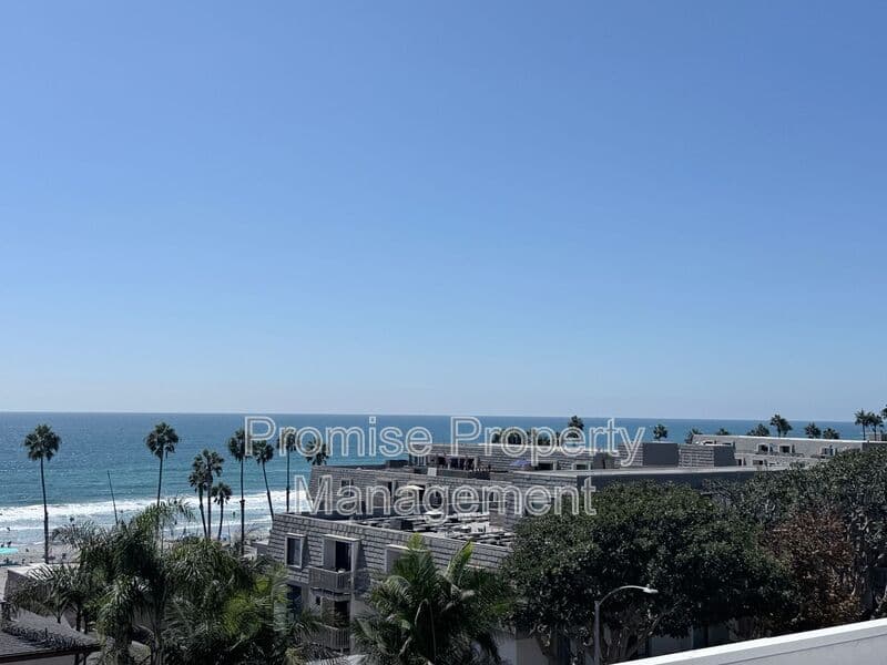 Oceanside Condo: 910 N Pacific Street