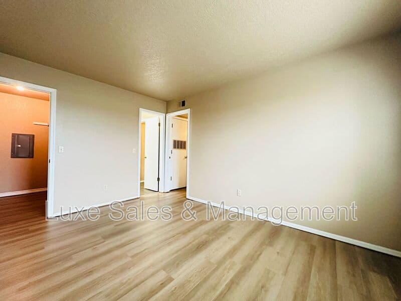Oklahoma City Condo: 3200 W Britton Road