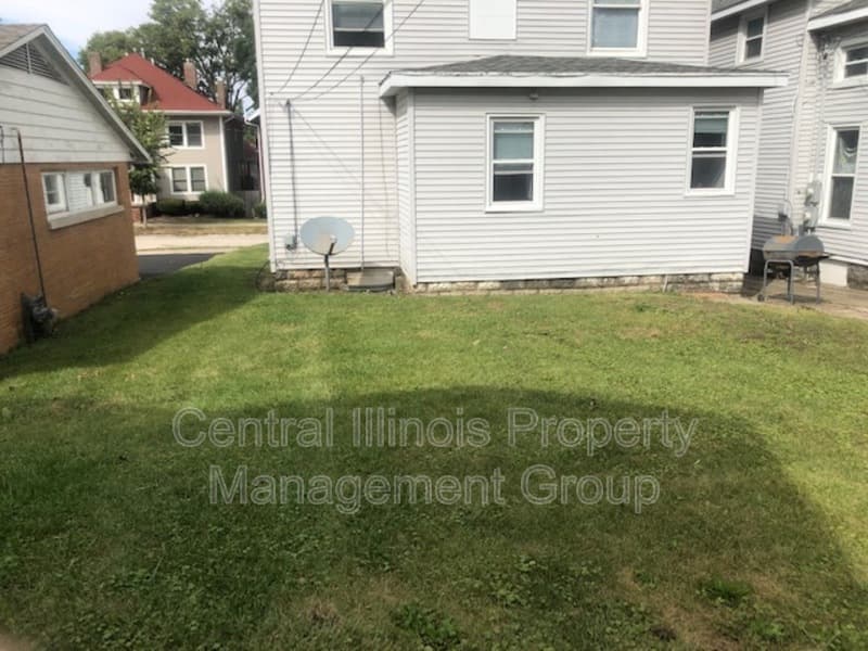 Bloomington Condo: 403 East Monroe Street