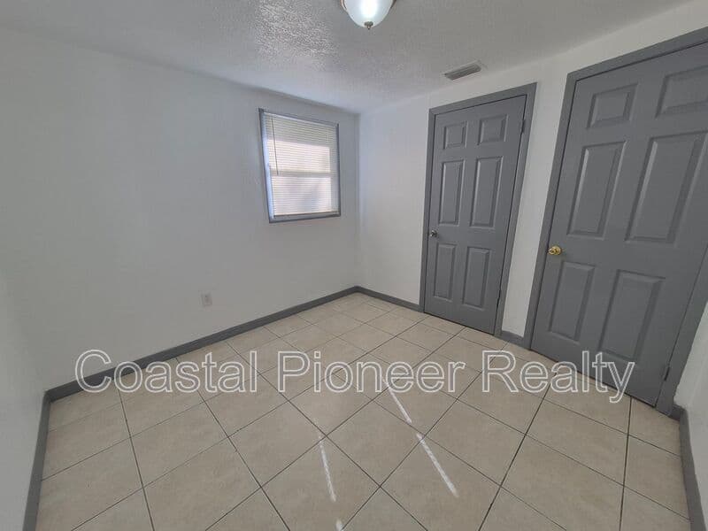 Tampa House: 3205 N 47th St
