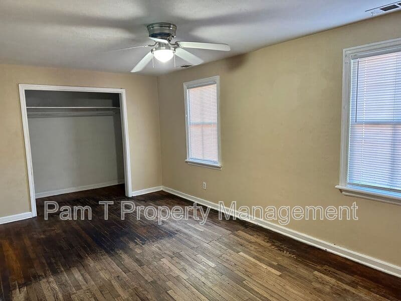 Savannah House: 639 W. 42nd St.