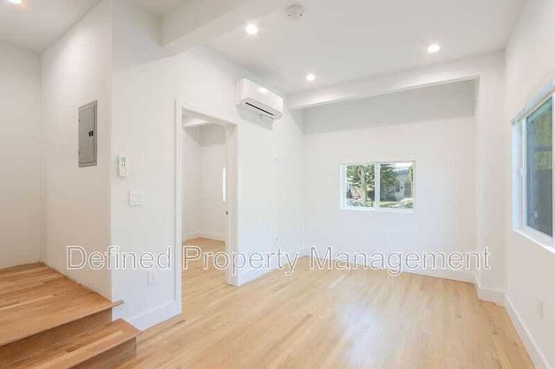 Santa Monica Condo: 1022 Pacific St