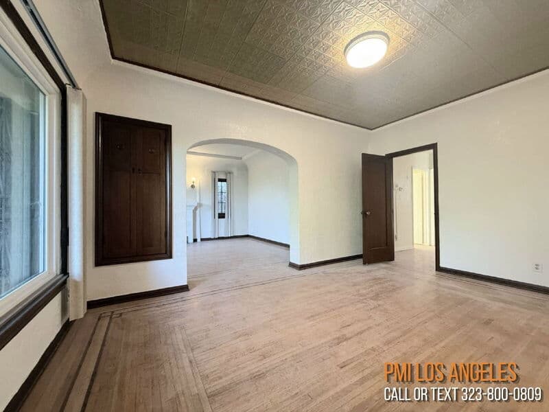 Los Angeles House: 7001 2nd Avenue