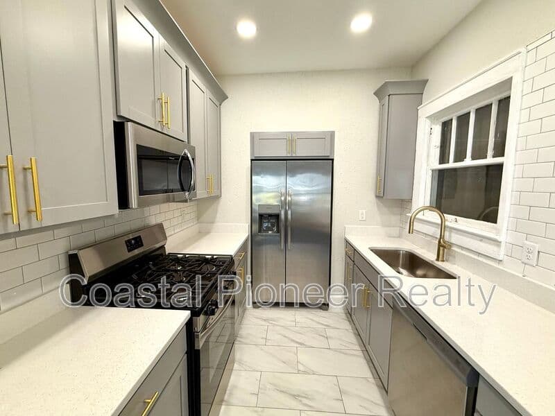TAMPA Condo: 4015 N Seminole Ave