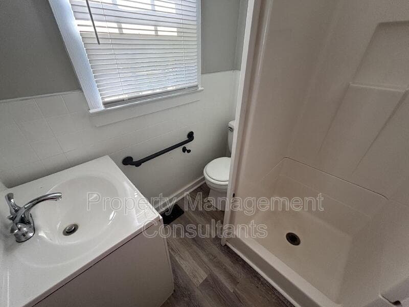 Huntsville House: 2303 Hammonds Avenue Northwest