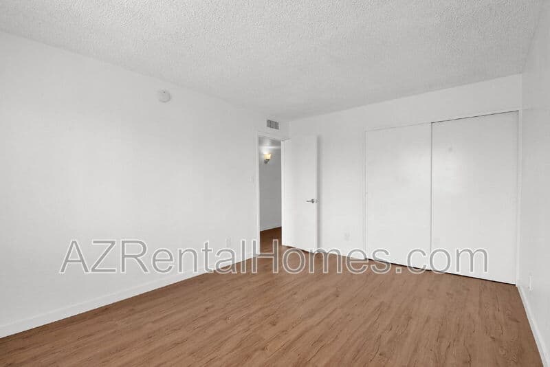 Phoenix Townhome: 4715 E Jones Ave