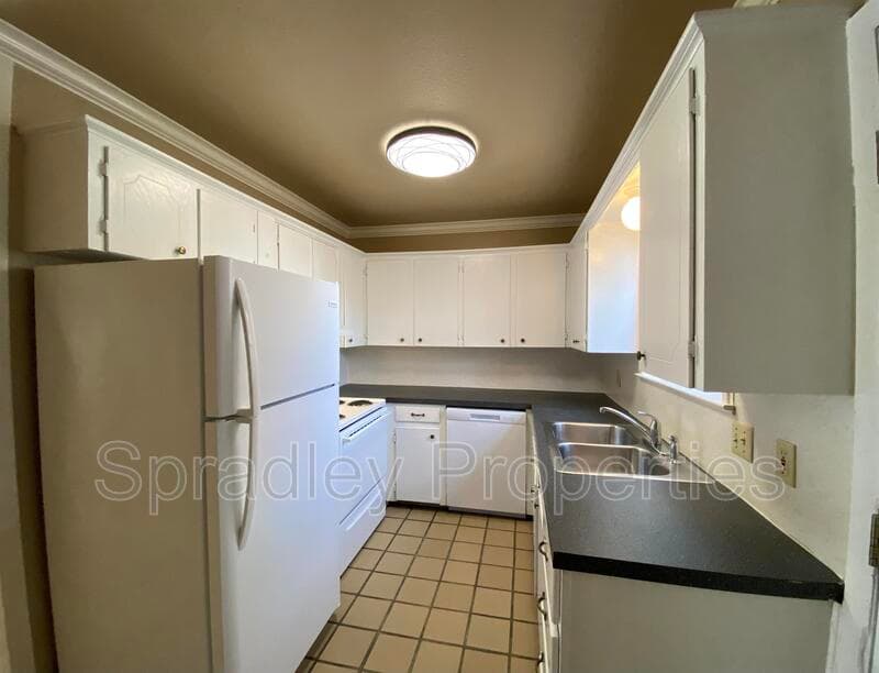 Belton Condo: 1025 North Wall St