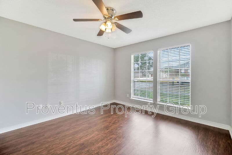 Navarre House: 2058 Catline Circle