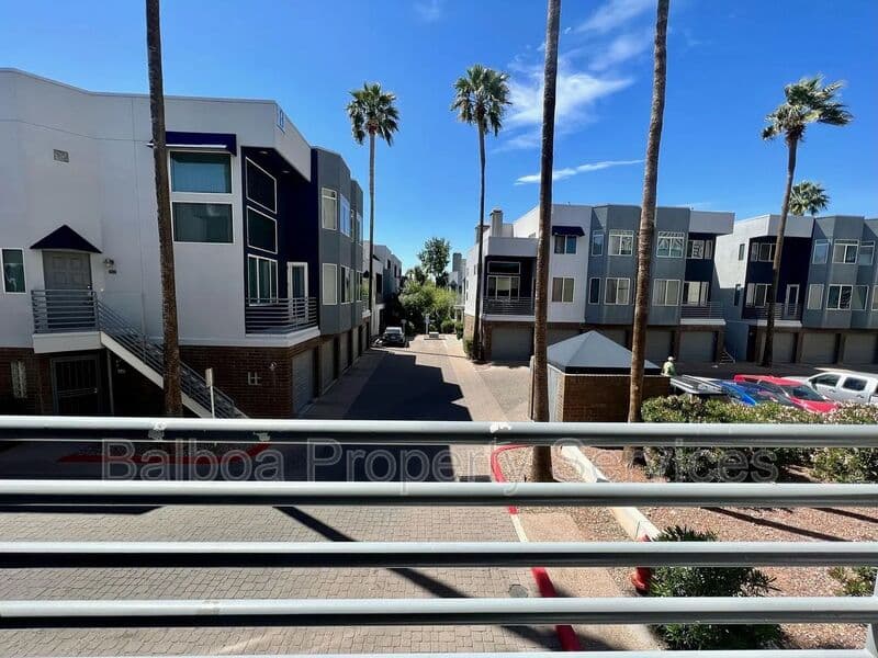 Phoenix Townhome: 3633 N 3rd Ave