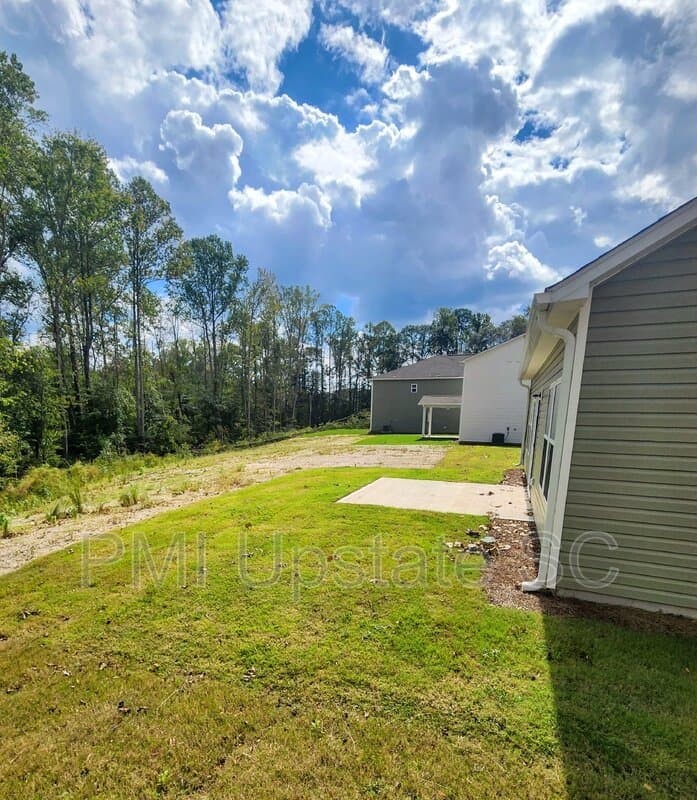 Fountain Inn House: 743 Fountainbrook Ln