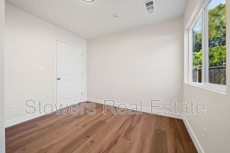Danville House: 275 Cameo Dr