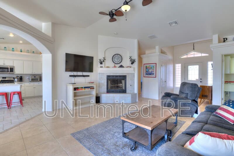 Lake Havasu City House: 304 Acoma Blvd S