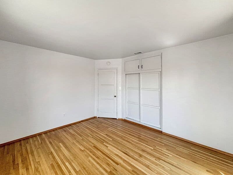 La Mesa House: 7340 W Point Ave
