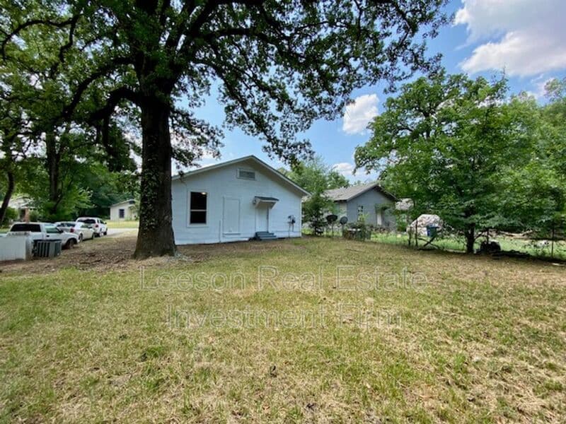 Shreveport House: 2540 Dupont St.