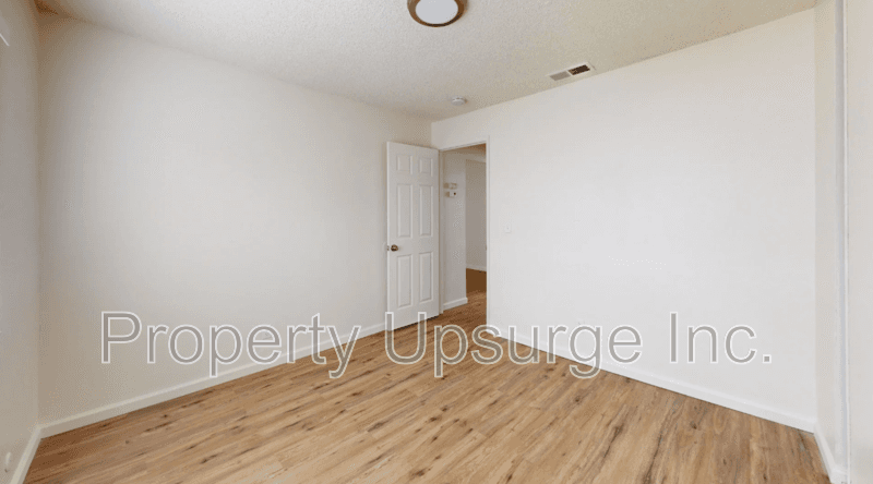 Anderson Condo: 1710 Bruce St