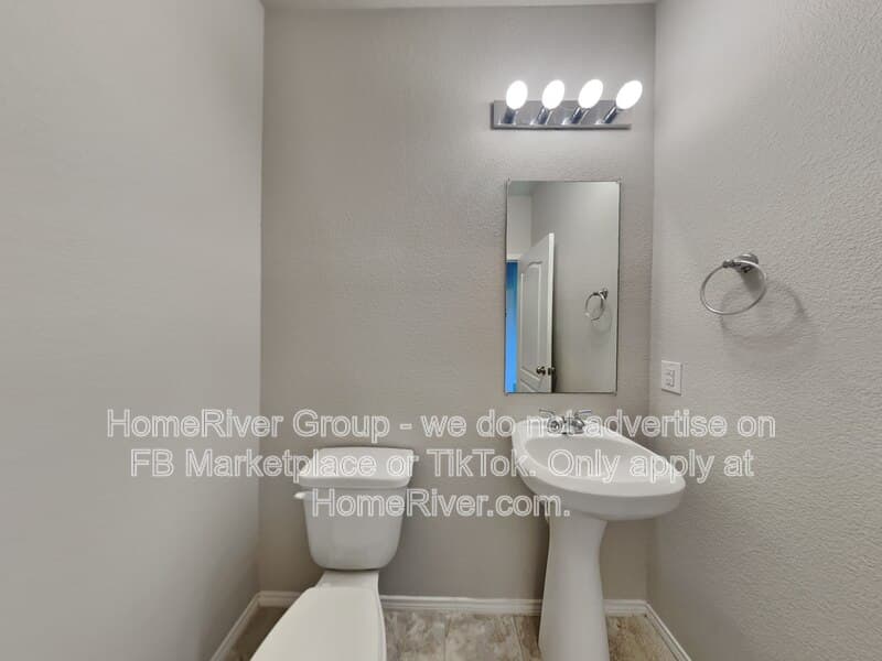 Fort Worth House: 6256 Topsail Dr