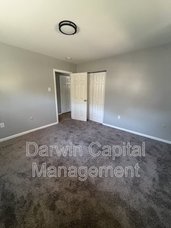 Oaklyn Condo: 500 Kendall Boulevard - 1B