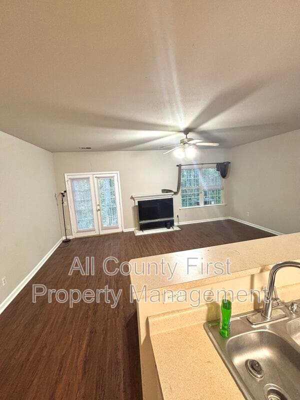 Unit 2 
College Park House: 2829 Windsor Forrest Ct