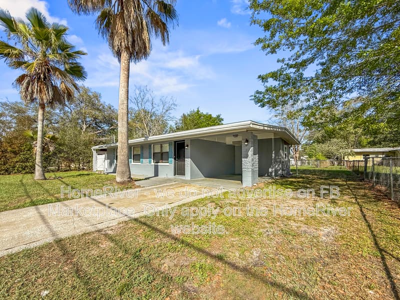 Jacksonville House: 4231 Sabine Dr