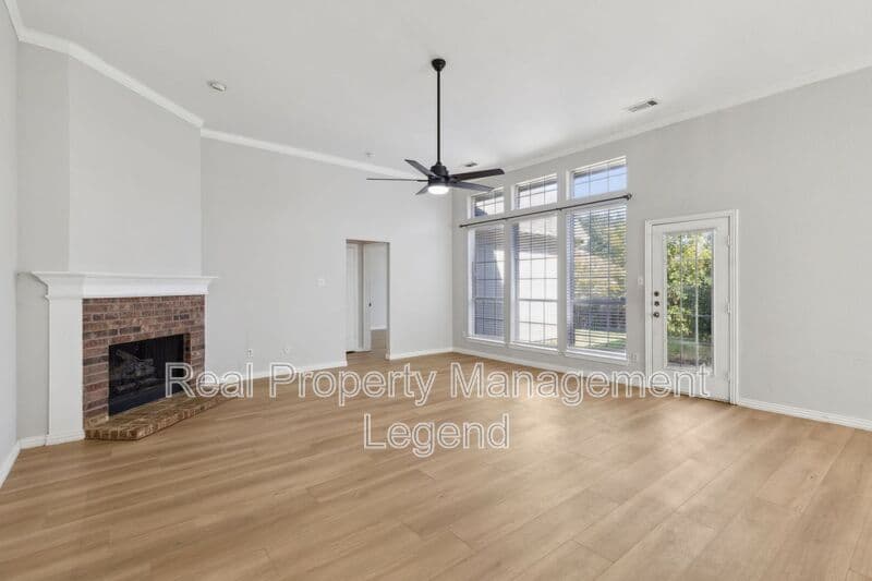 Plano House: 8012 Greenwood Dr