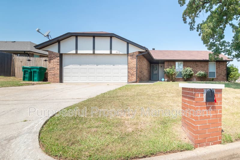 Spencer House: 8913 Bentree Country Way