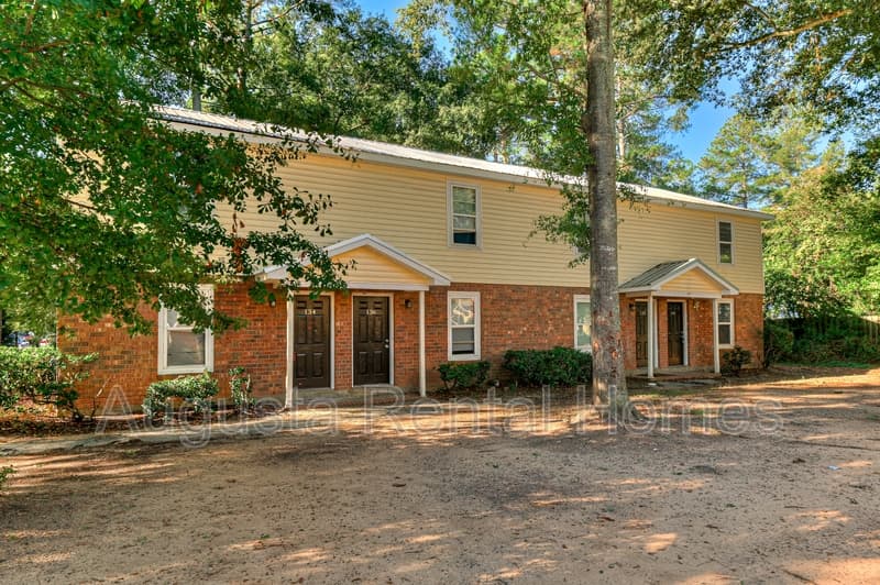 North Augusta Townhome: 140 Chalet North Court