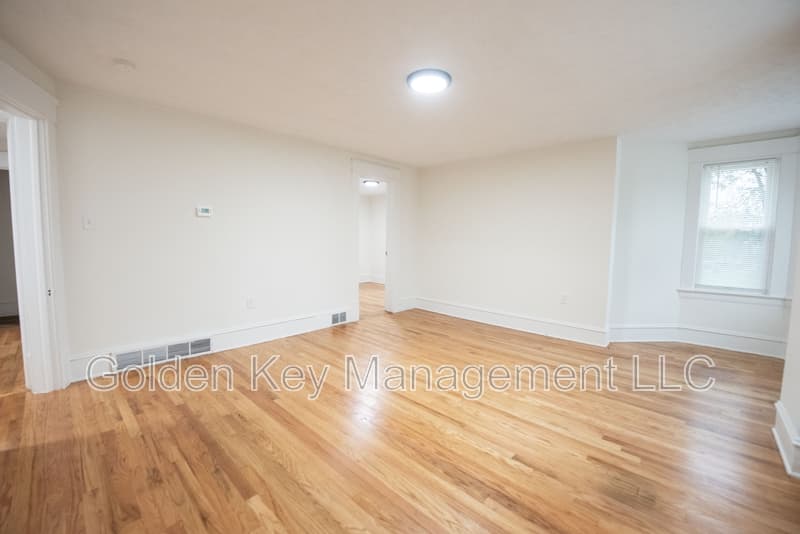 North Olmsted Condo: 5195 Dover Center Road - 2