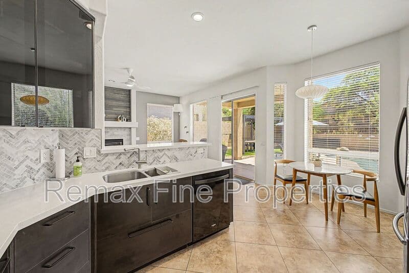 Mesa House: 3563 N Tuscany