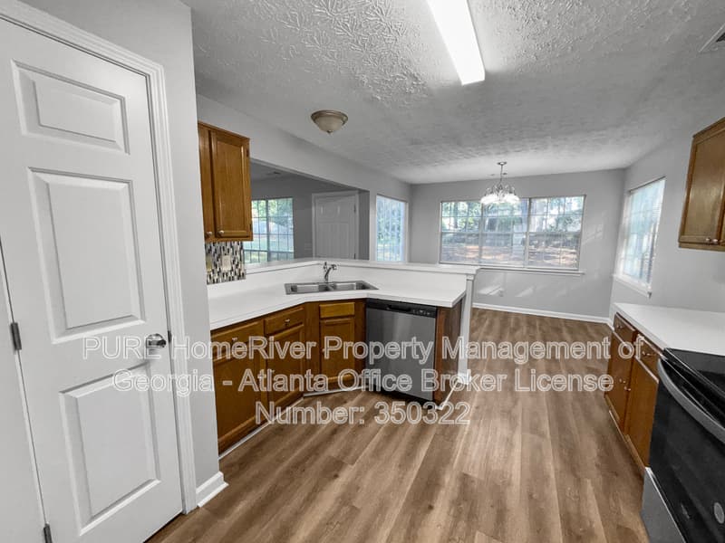 Riverdale House: 8432 Cedar Creek Rdg