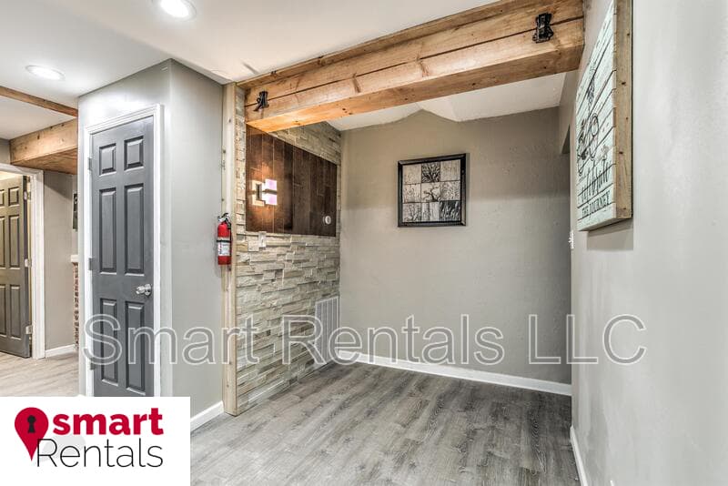 St. Louis Condo: 3640 Shaw Blvd - BE