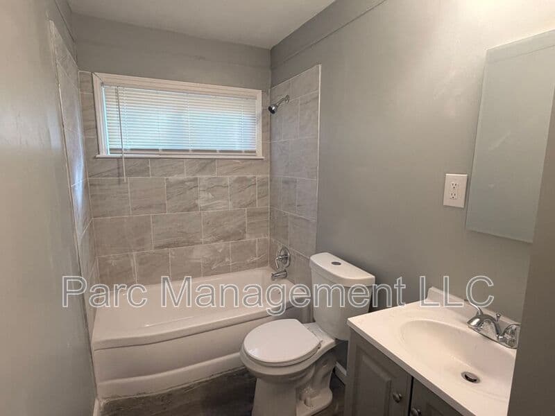 Detroit House: 15853 Dacosta Street