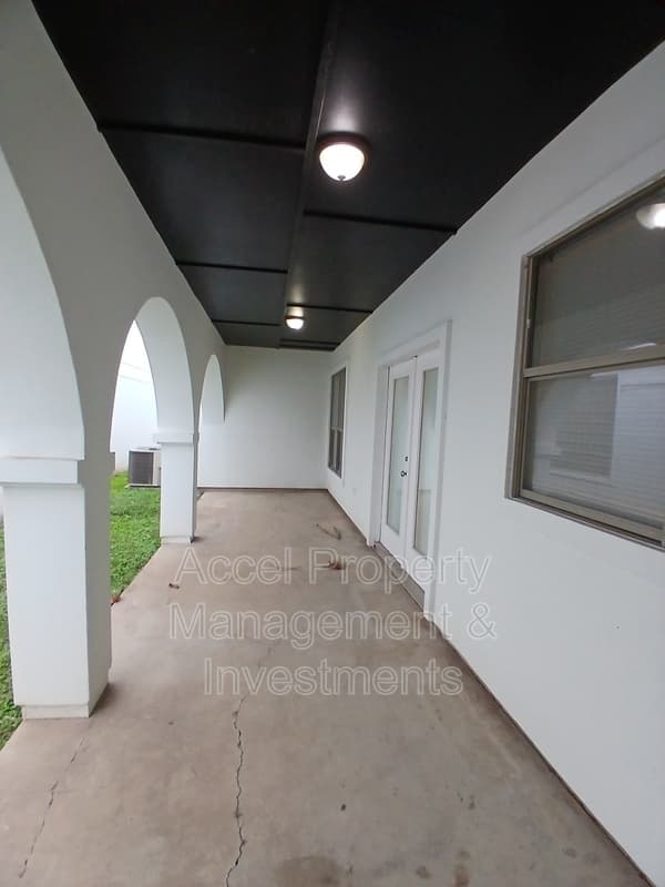 Mission House: 130 San Jacinto St.