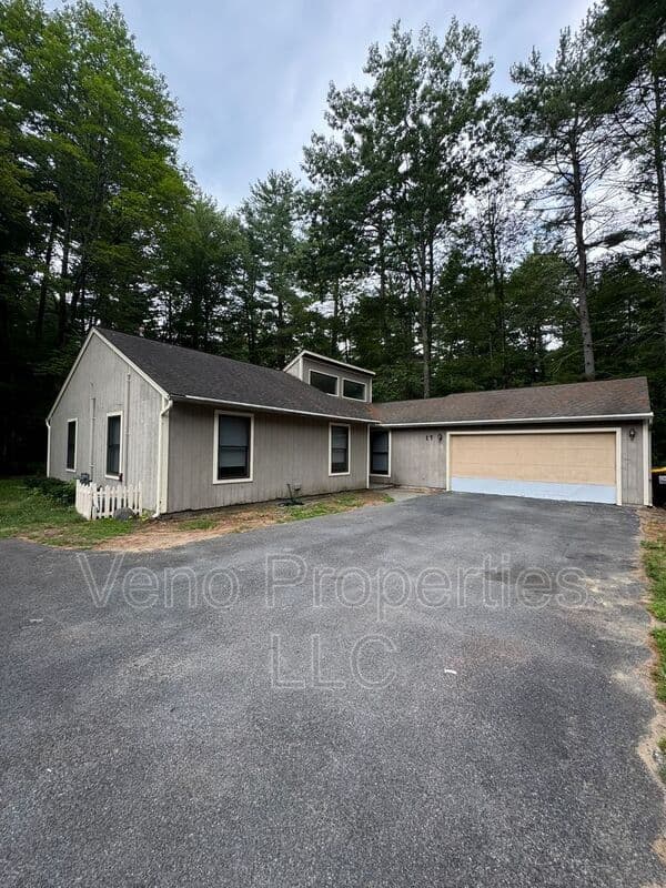 Ballston Spa House: 17 Sand Spurrey Road