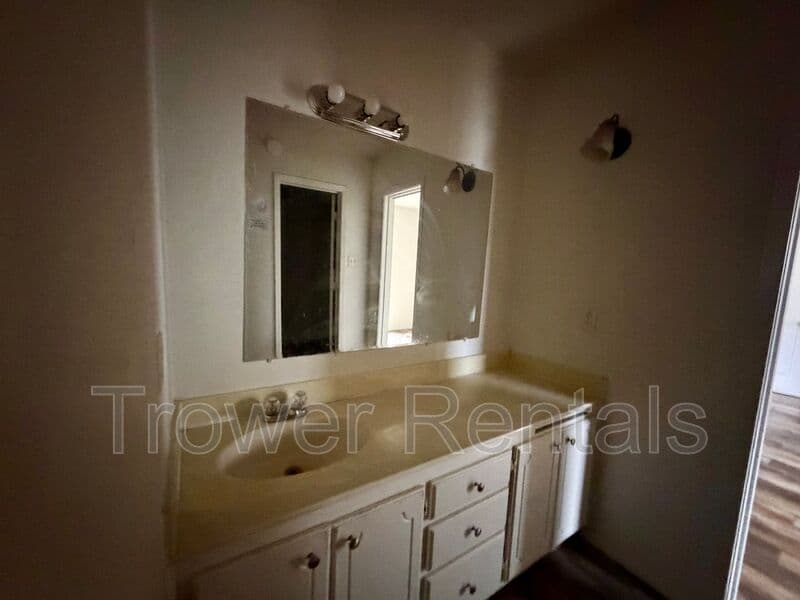 ODESSA House: 8834 Lamar