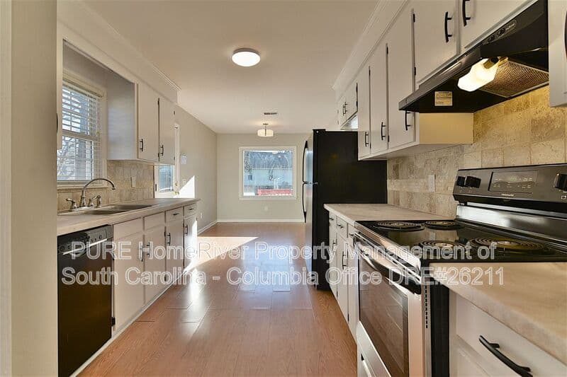 Lexington House: 213 Puller Ct