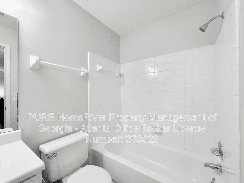 Tucker House: 1174 Pin Oak Dr