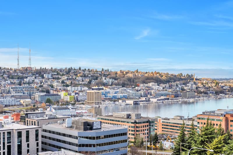 Seattle Condo: 530 Melrose Ave E