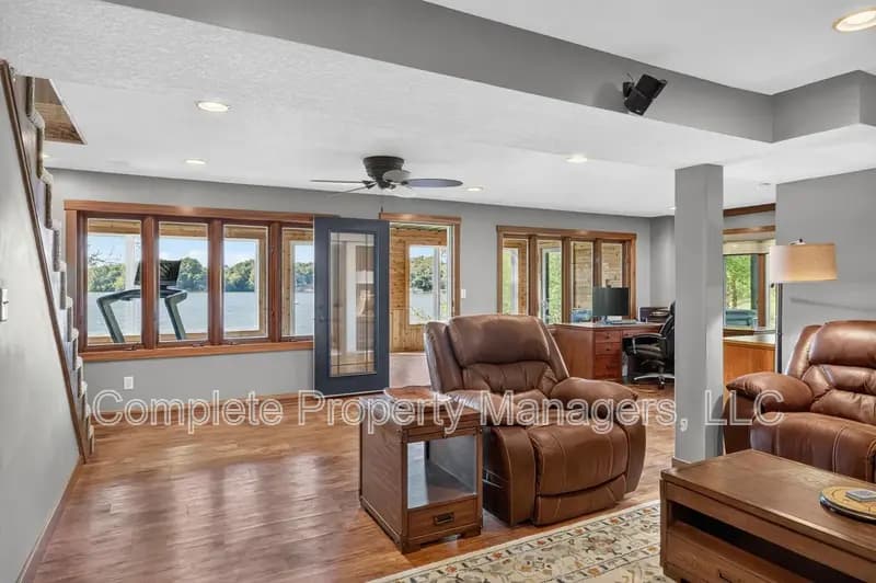 New Richland House: 23619 180th Street