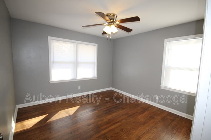 Chattanooga House: 305 N Moore Road